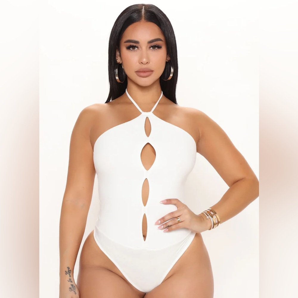 White cut out bodysuit 💟